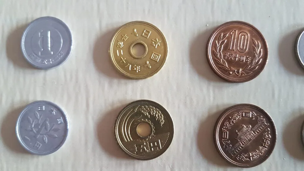 Monedas en Japón: guía para identificarlas  