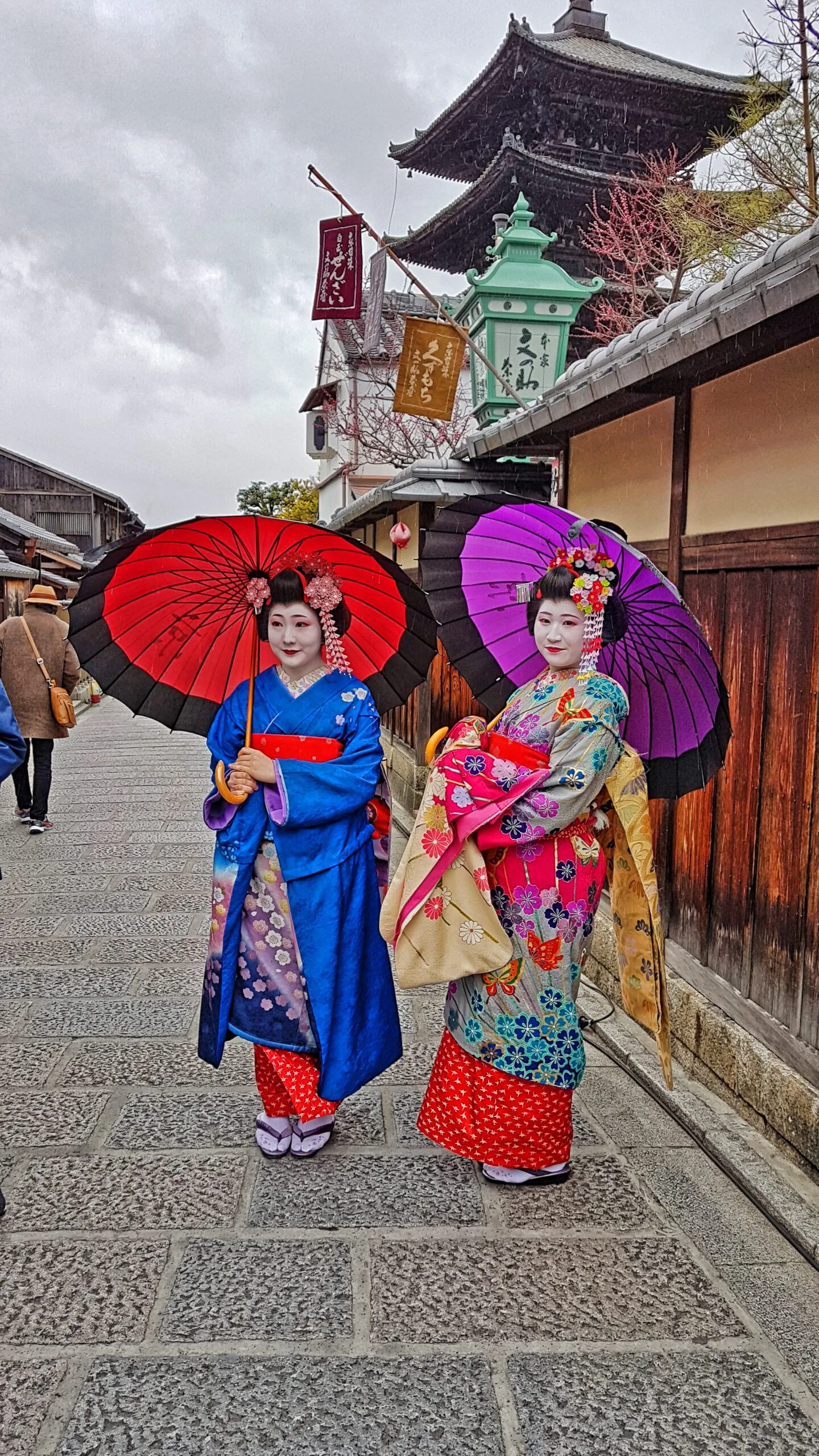 GEISHAS GION