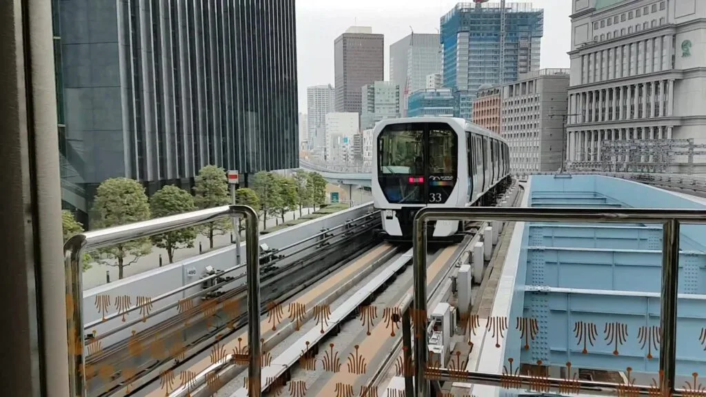 Yurikamome: el tren elevado con vistas a Tokio y Odaiba