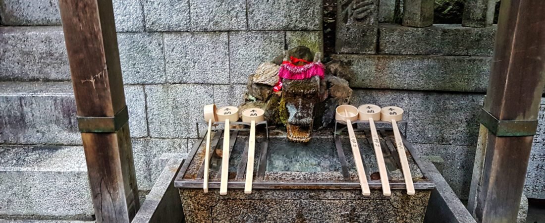 ¿COMO PURIFICARSE EN UN SANTUARIO JAPONES?