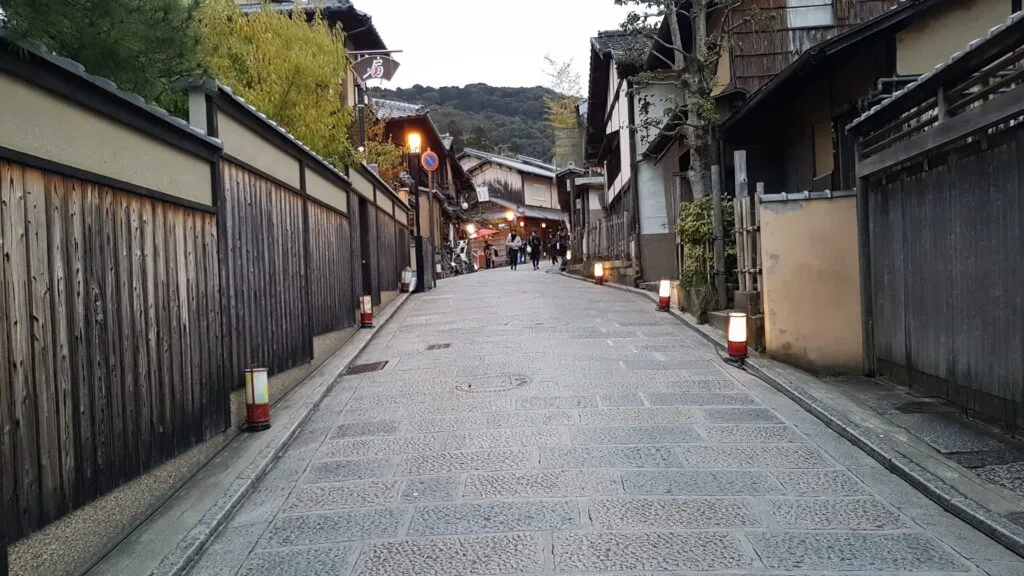 Higashiyama Hanatouro: luz y tradición en Kioto