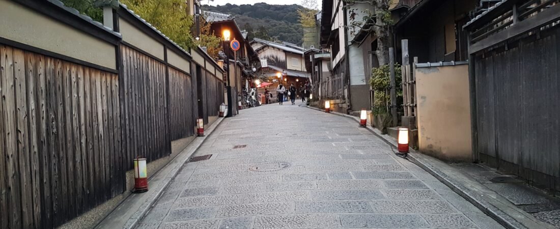 HIGASHIYAMA HANATOURO